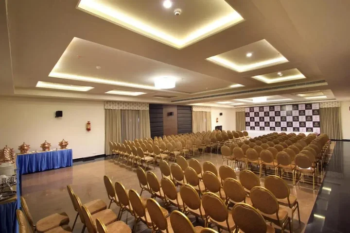 Шамшабад: Hotel Hyderabad Grand