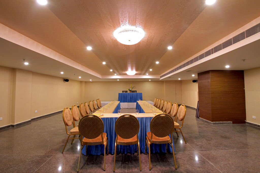 Шамшабад: Hotel Hyderabad Grand