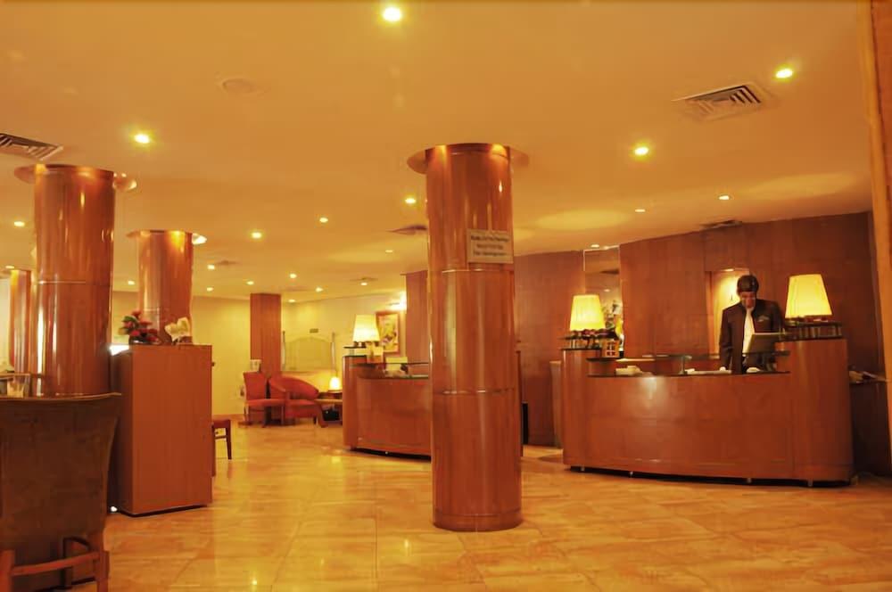 Секундерабад: Hotel Baseraa