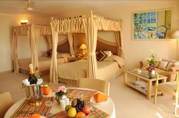 Секундерабад: Hotel Baseraa