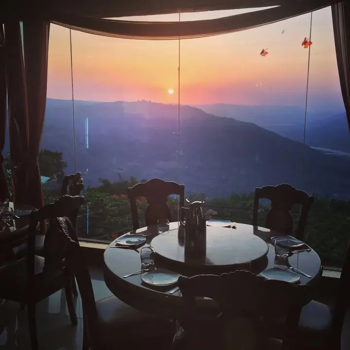 Олд-Махабалешвар: Ravine Hotel