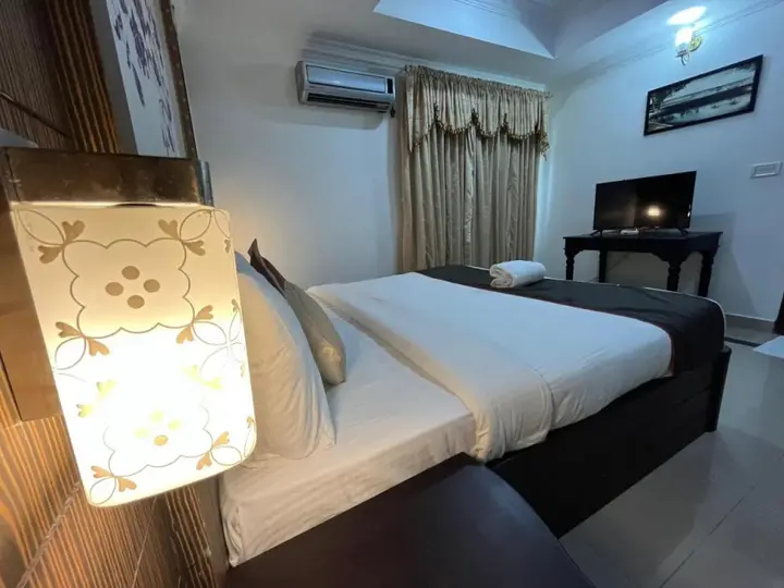 Ангамали: Hotel Gee Bee Palace