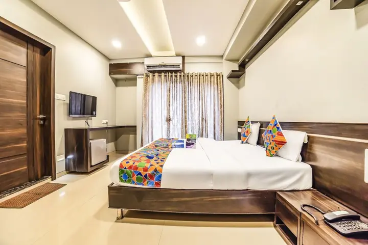 Пуна: FabHotel Sumati Baner