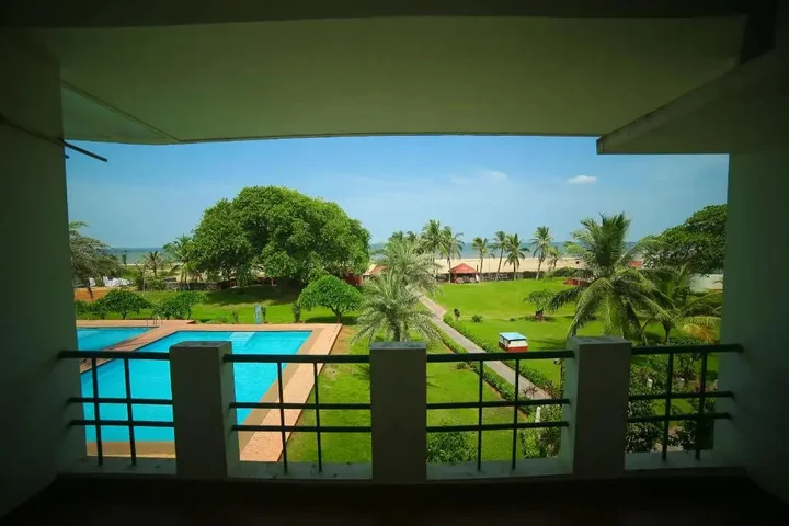 Калапет: St James Court Beach Resort