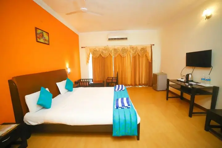 Калапет: St James Court Beach Resort
