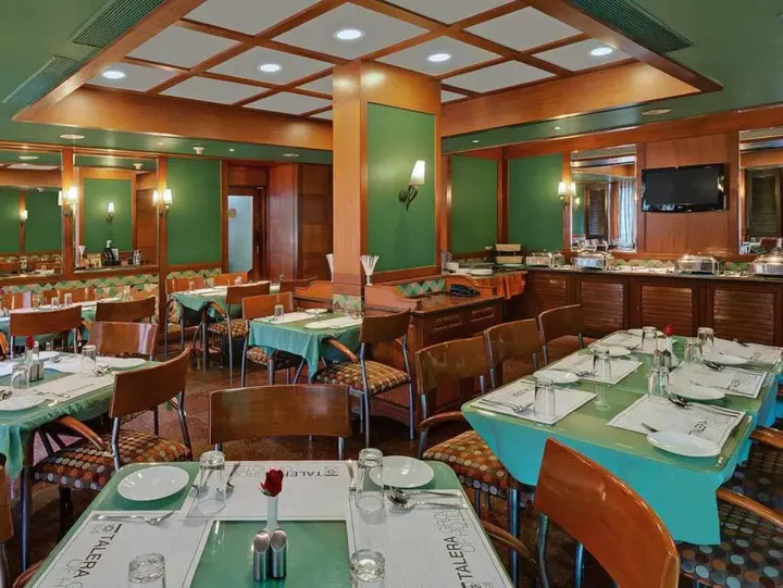 Пуна: The Oakwood Hotel