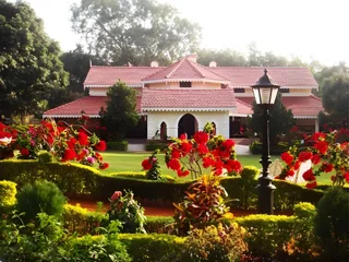 Пачмарай: WelcomHeritage Golf View