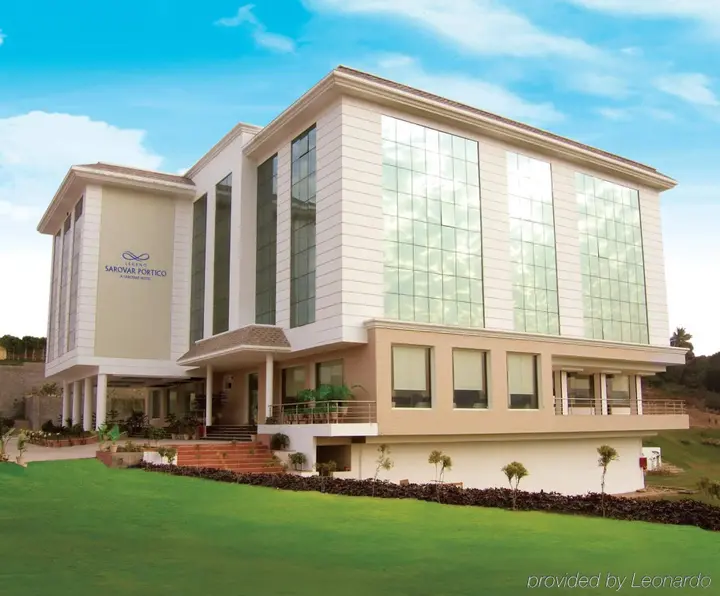 Бадди: Legend Sarovar Portico Baddi