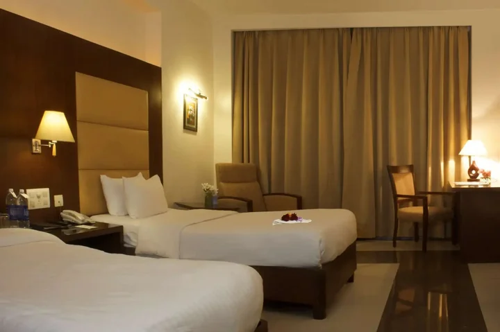 Бадди: Legend Sarovar Portico Baddi