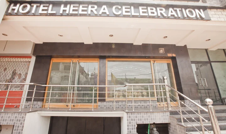 Матхура: Hotel Heera Celebration