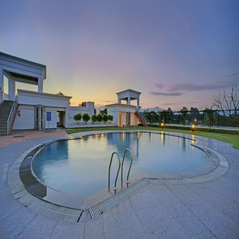 Силигури: Royal Sarovar Portico Siliguri