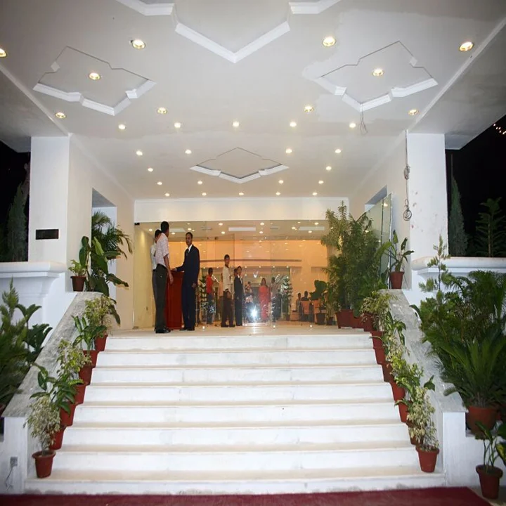 Силигури: Royal Sarovar Portico Siliguri