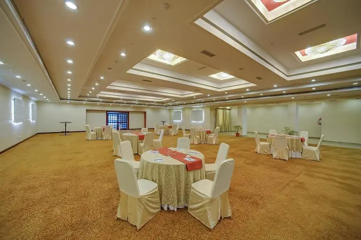 Силигури: Royal Sarovar Portico Siliguri
