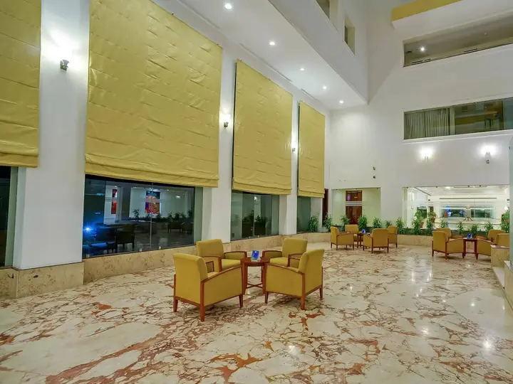 Силигури: Royal Sarovar Portico Siliguri