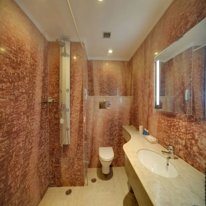 Силигури: Royal Sarovar Portico Siliguri