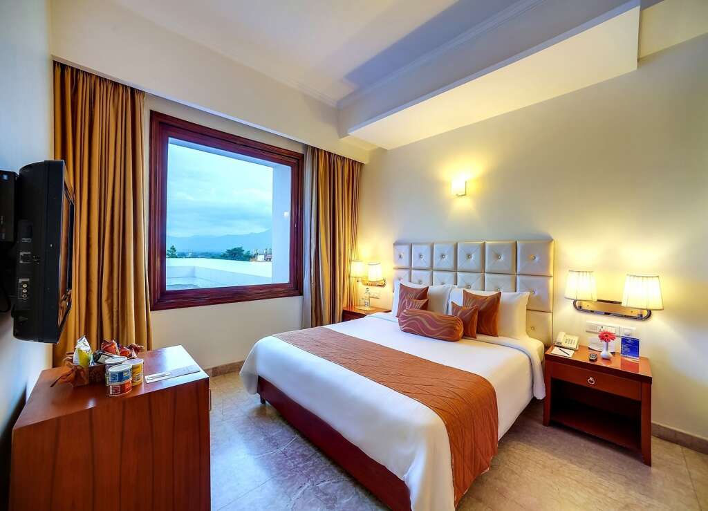Силигури: Royal Sarovar Portico Siliguri