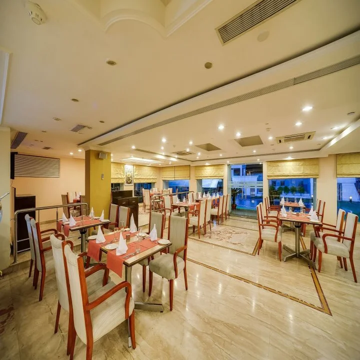 Силигури: Royal Sarovar Portico Siliguri