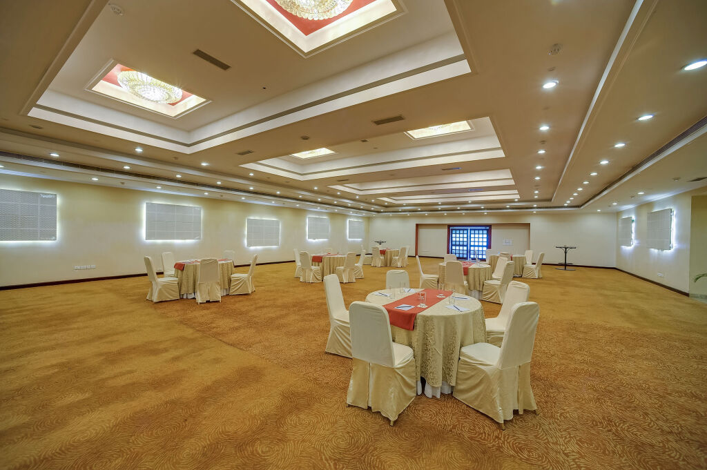 Силигури: Royal Sarovar Portico Siliguri
