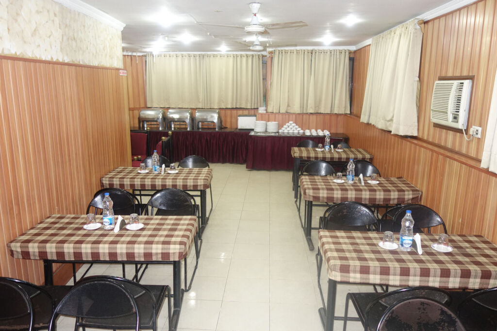 Колката: Hotel Akash Ganga