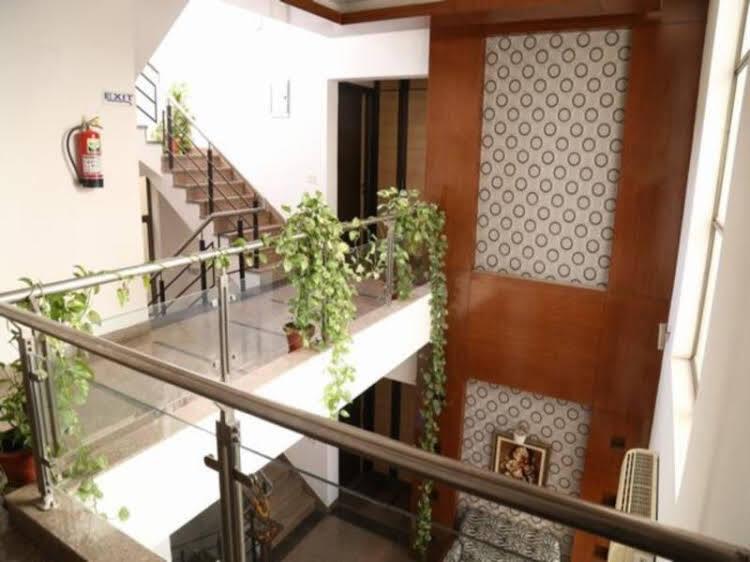 Гуруграм: OYO 304 Hotel Elevate Residency