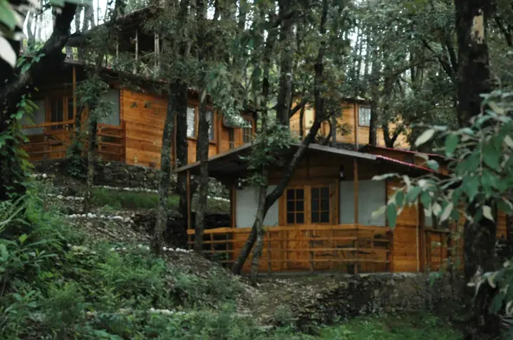 Куфри: Aamod Resort - Shoghi