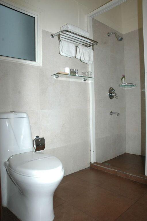 Куфри: Aamod Resort - Shoghi
