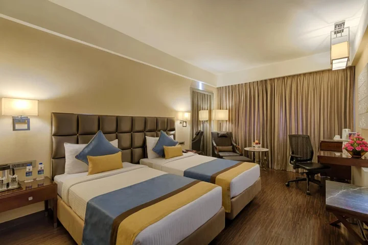 Виджаявада: Quality Hotel DV Manor