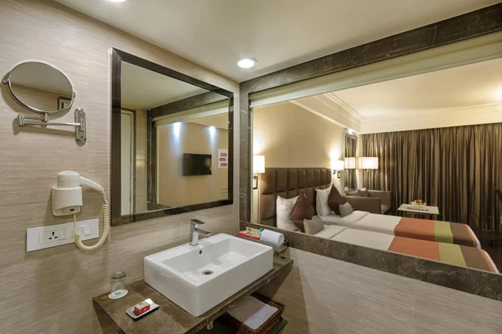 Виджаявада: Quality Hotel DV Manor