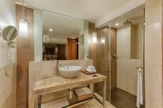 Виджаявада: Quality Hotel DV Manor