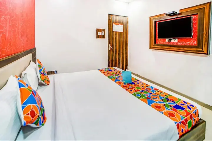 Мумбаи: FabHotel Adore Palace