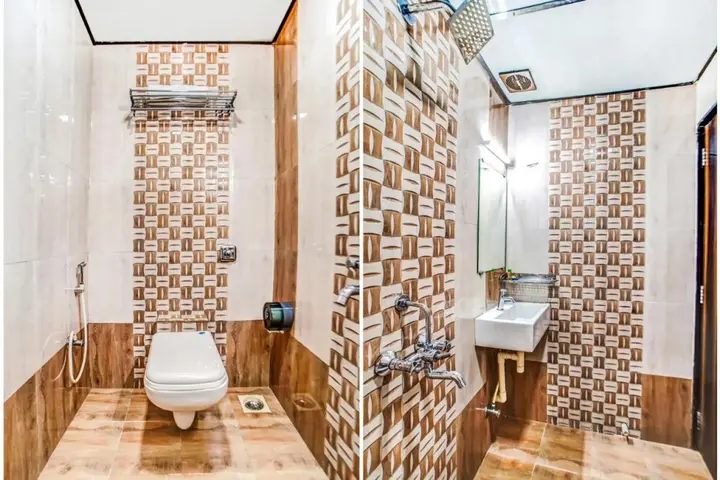 Мумбаи: FabHotel Adore Palace