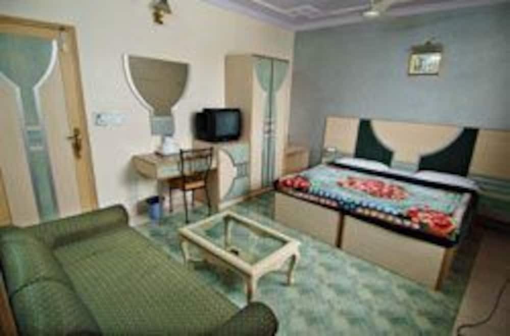 Нью-Дели: Hotel Megha Sheraton