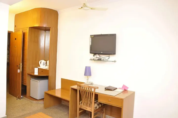 Нью-Дели: Tavern Business Hotel