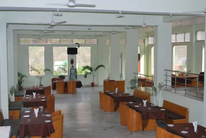 Наинитал: Fiesta Hotel
