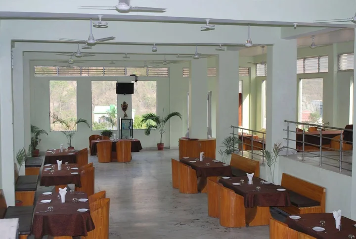 Наинитал: Fiesta Hotel