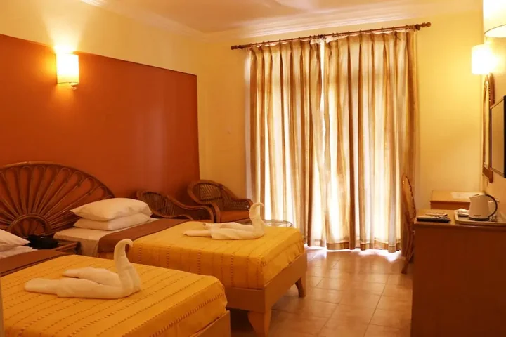 Калангут: Kingstork Beach Resort