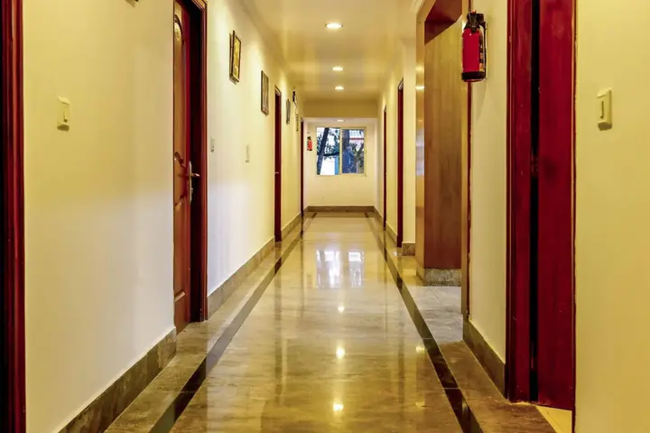 Бангалор: 9Marks Inn Indranagar