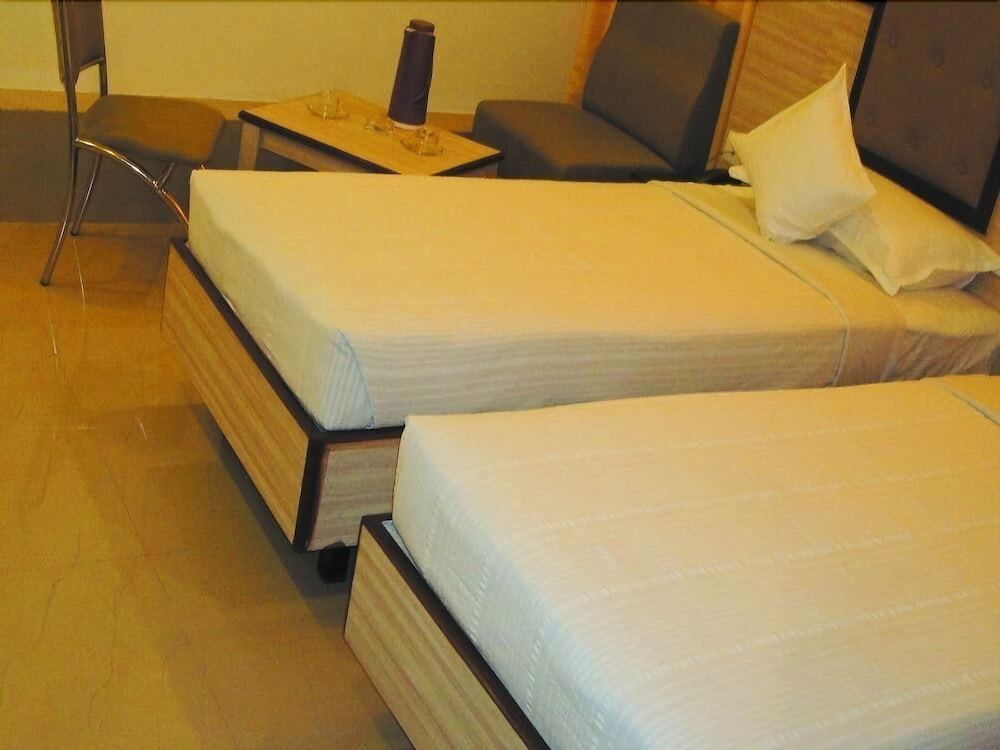 Бангалор: Hotel Kadmaba Guestline