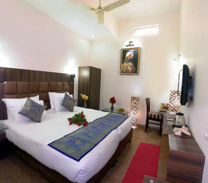 Агра: Hotel Dolphinn Agra