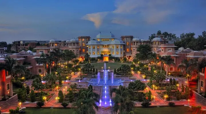 Агра: Orient Taj Hotel &Resort