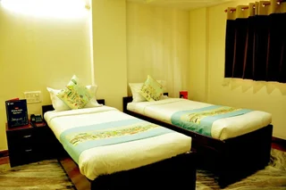 Пимпри-Чинчвад: Hotel Alpine