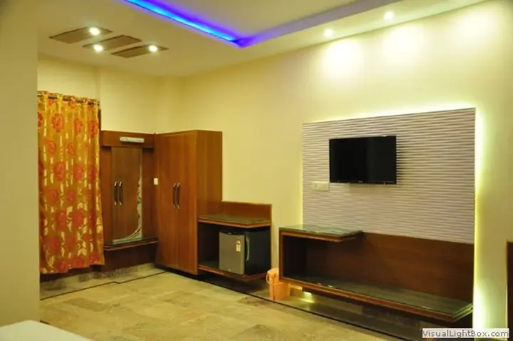 Вриндаван: Hotel Basera Brij Bhoomi