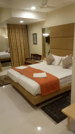 Мумбаи: Bentley Hotel Marine Drive