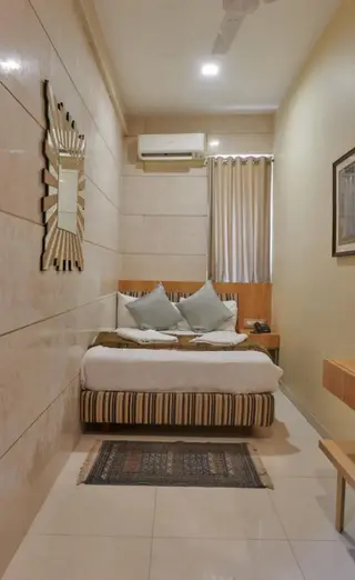 Мумбаи: Bentley Hotel Marine Drive