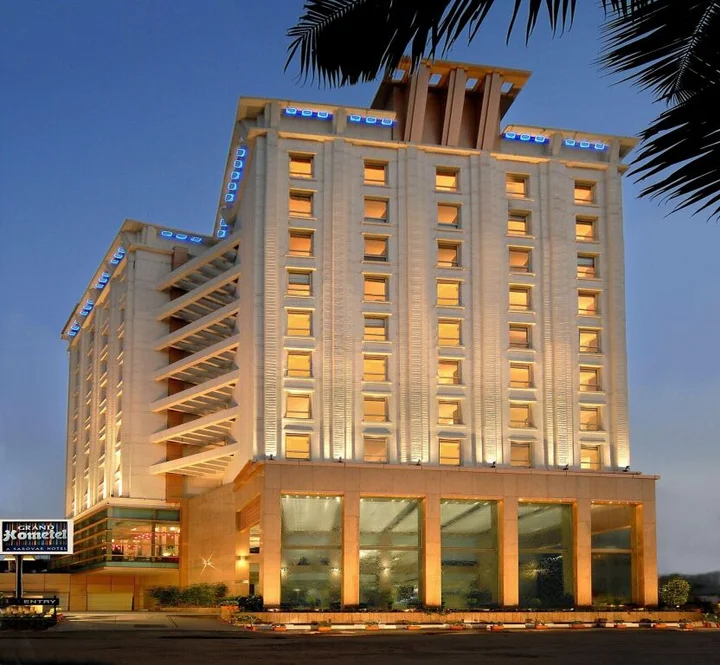 Мумбаи: Grand Hometel Malad