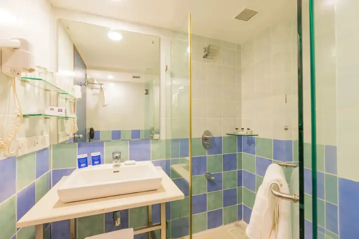 Мумбаи: Grand Hometel Malad