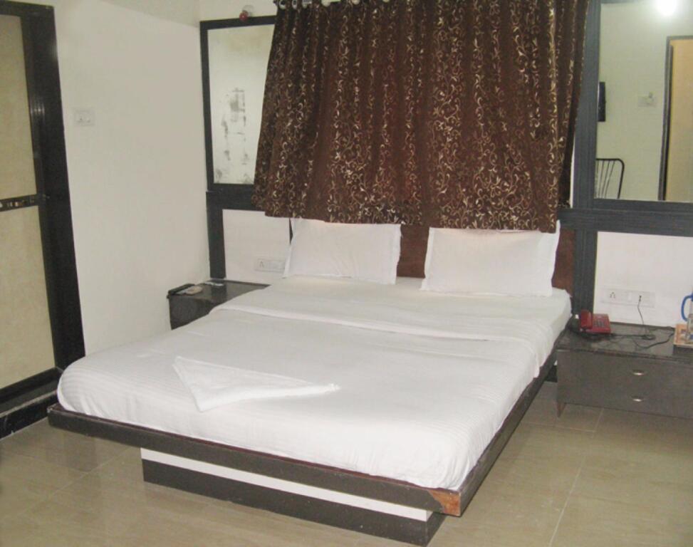 Мумбаи: Apple Suites