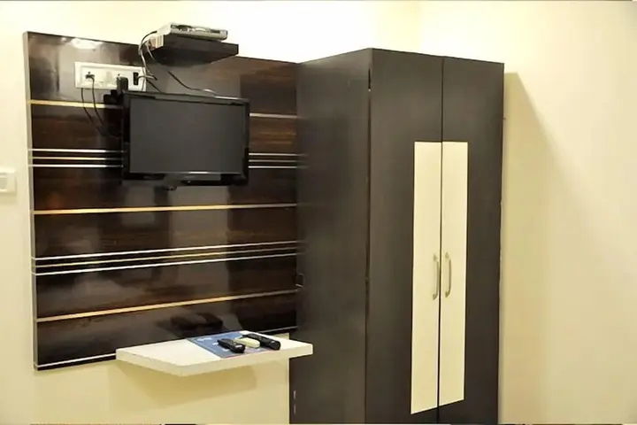 Мумбаи: Apple Suites