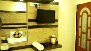 Мумбаи: Apple Suites