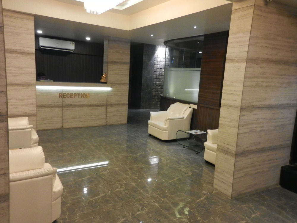 Панвель: Treebo Tryst Crown Inn